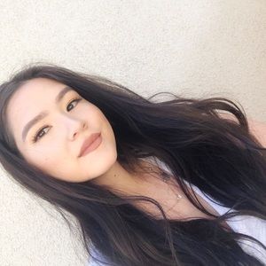 MEET YOUR POSHER! 💫